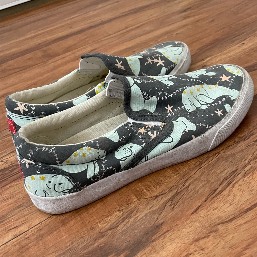 Bucketfeet manatee shoes